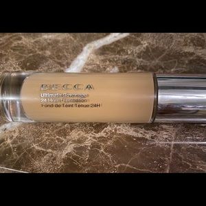 Becca Ultimate 24 hours coverage foundation